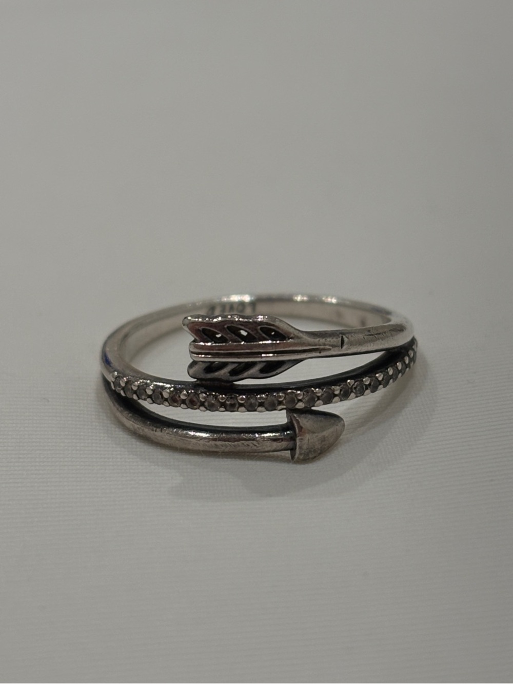 Pandora Sparkling Arrow Ring